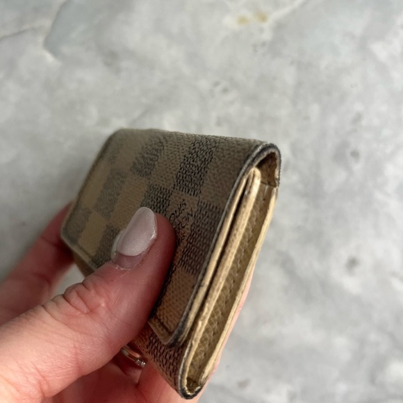 Louis Vuitton Damier Azur Four Key Holder CT3142 - Picture 9 of 16